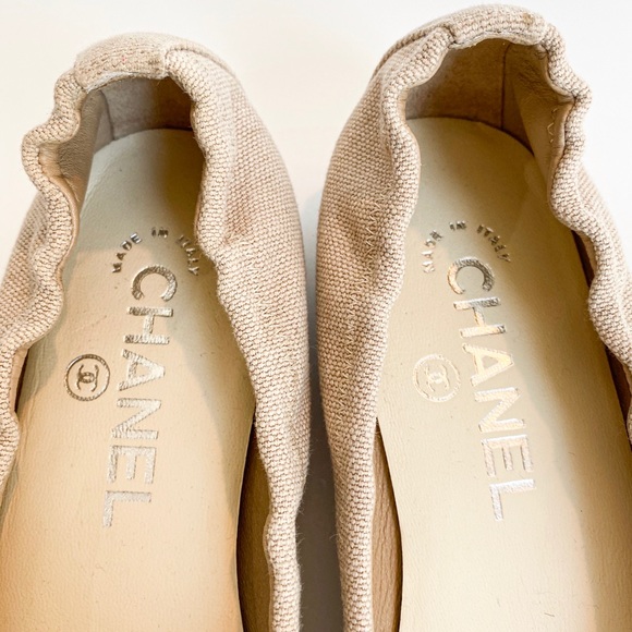 Authentic CHANEL Tan/Nude Ballet Flats - Picture 2 of 8